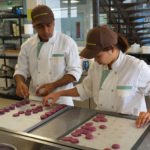 french-pastry-classes-macaron-gastronomicom